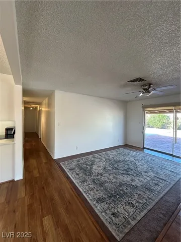 $1,975 | 6236 Silverfield Drive, Las Vegas, NV 89103