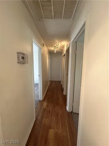 $1,975 | 6236 Silverfield Drive, Las Vegas, NV 89103