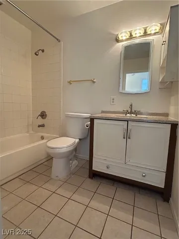 $1,975 | 6236 Silverfield Drive, Las Vegas, NV 89103