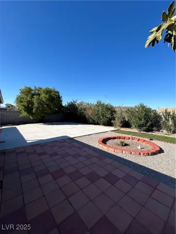$1,975 | 6236 Silverfield Drive, Las Vegas, NV 89103