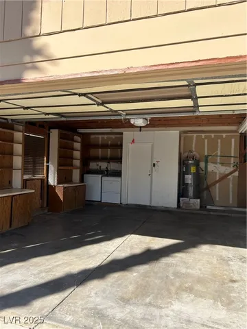 $1,975 | 6236 Silverfield Drive, Las Vegas, NV 89103