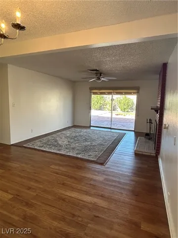 $1,975 | 6236 Silverfield Drive, Las Vegas, NV 89103