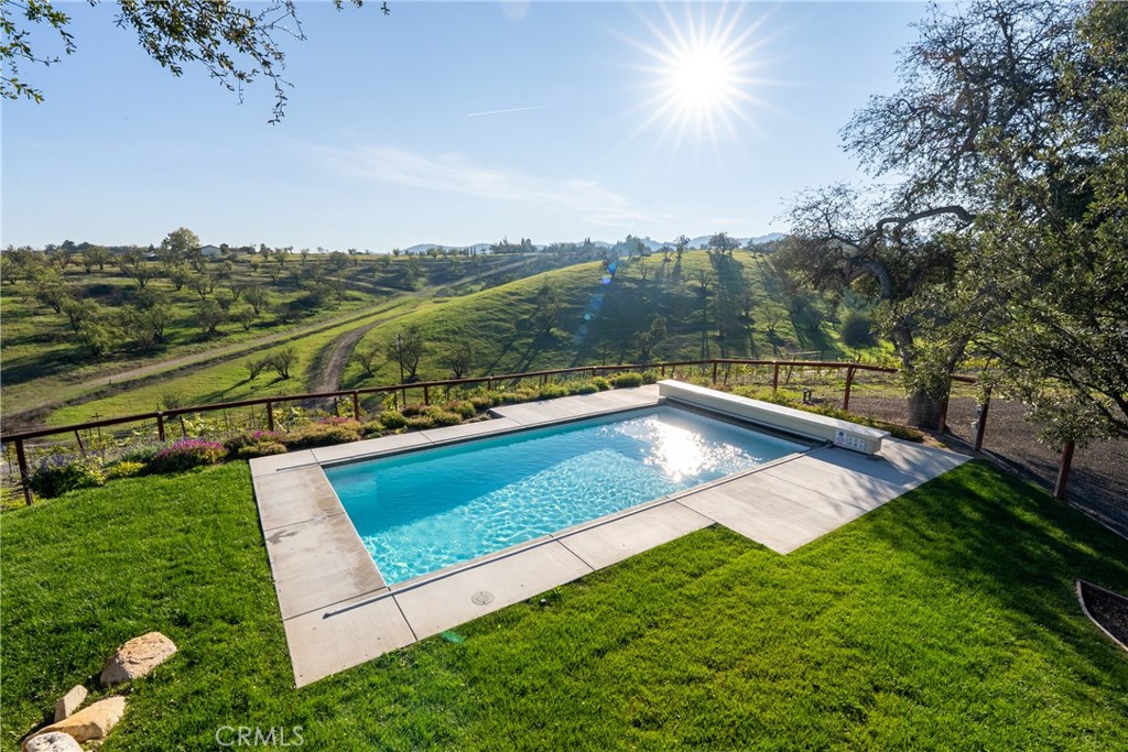 550 Villa Lots Road Paso Robles, CA 93446 - Photo 2 of 31 Views looking out