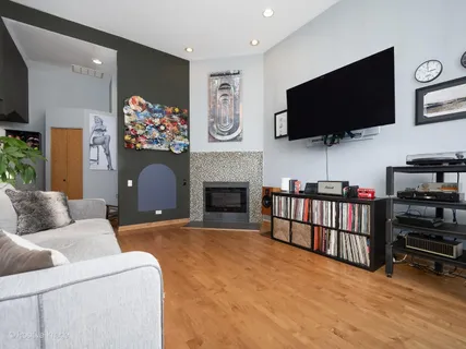 $649,900 | 1649 West Ontario Street, Unit 1W, Chicago, IL 60622