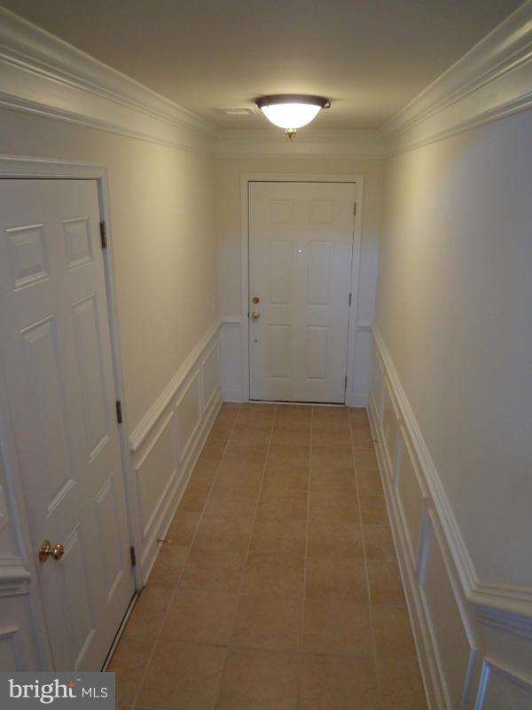 9278 Laurel Ridge Crossing Road Lorton, VA 22079 - Photo 2 of 30 Foyer
