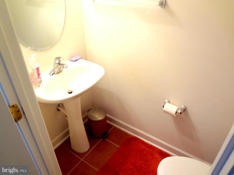 9278 Laurel Ridge Crossing Road Lorton, VA 22079 - Photo 15 of 30 Mail Level Powder Room