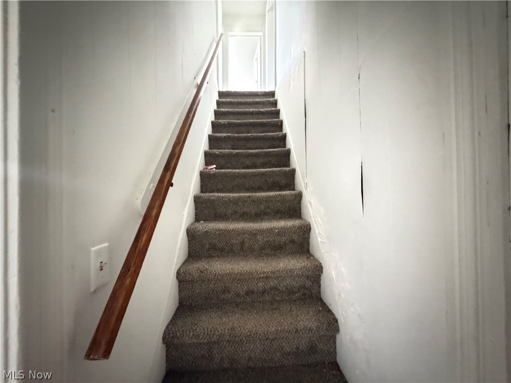 32 Cherry Road Northwest Massillon, OH 44646 - Photo 8 of 12 Stairway to additional bedrooms and Bathroom