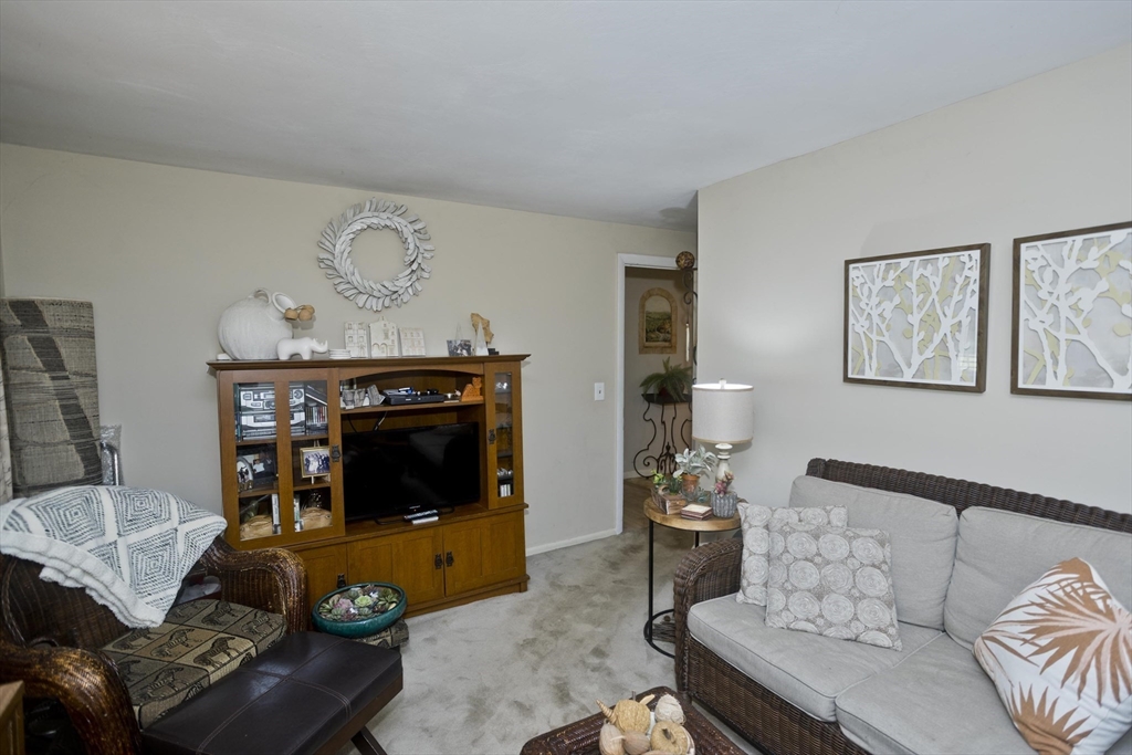 56 Santa Maria Street Springfield, MA 01104 - Photo 14 of 19