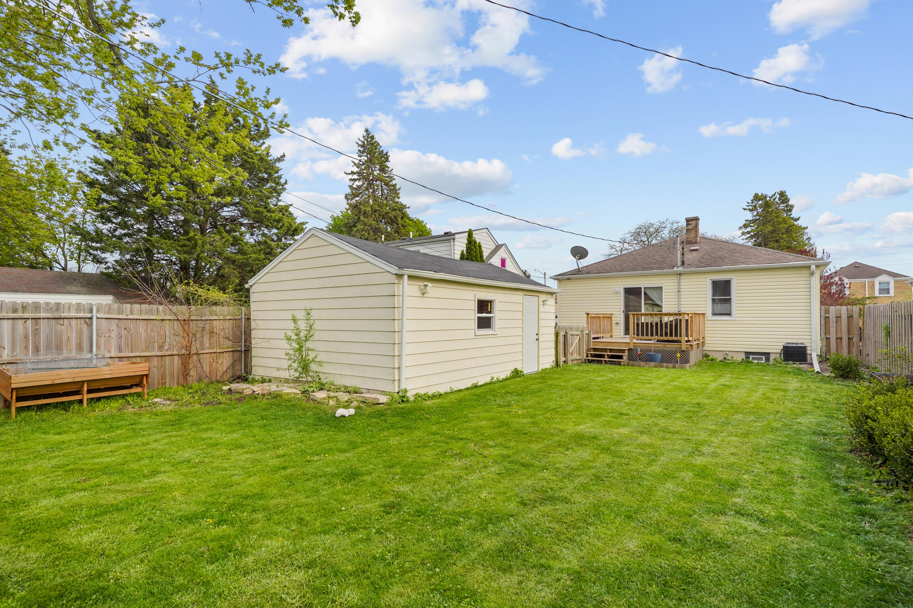 2704 Dwight Street Racine, WI 53403 - Photo 2 of 31 2704 Dwight