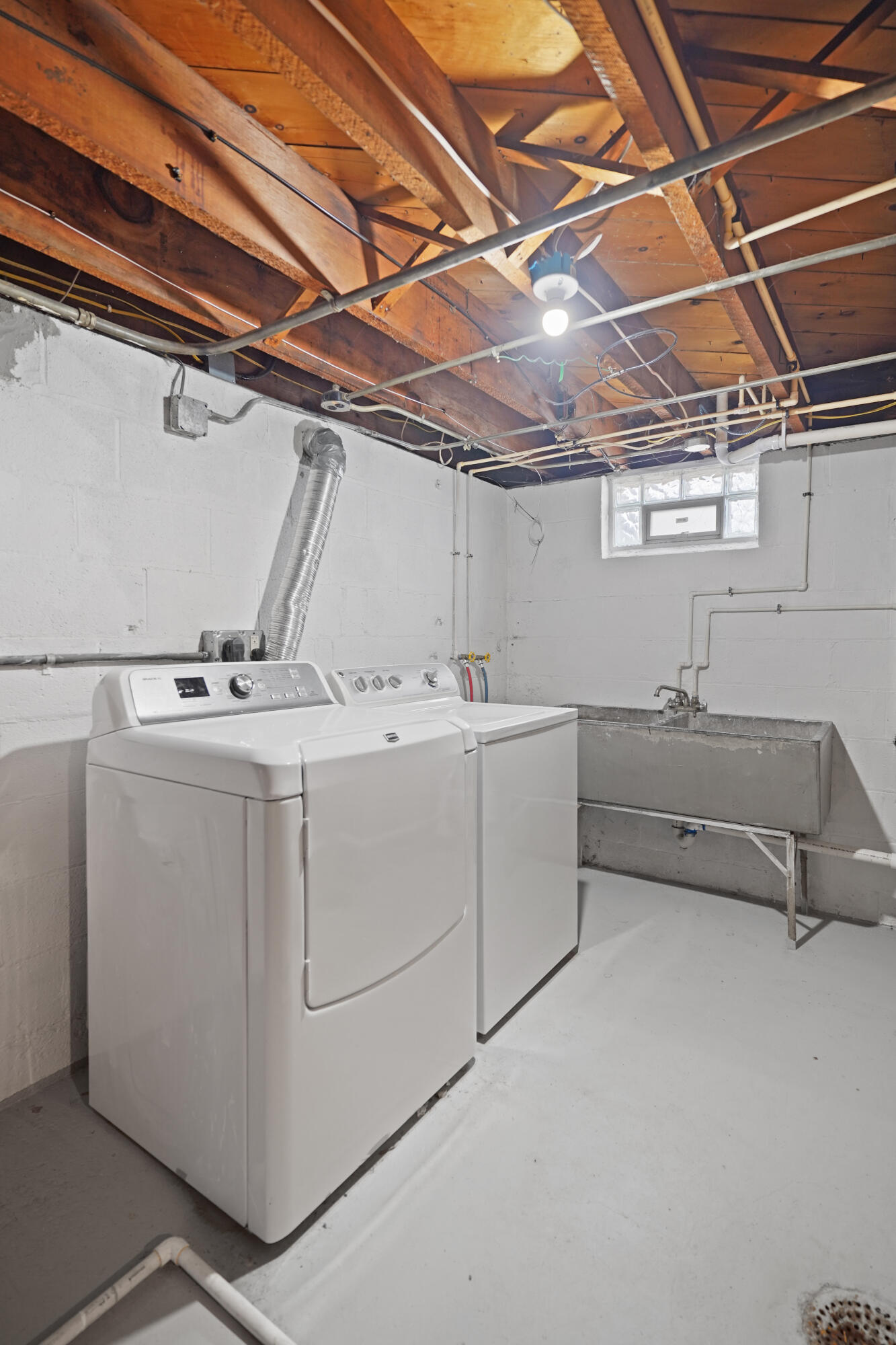 2704 Dwight Street Racine, WI 53403 - Photo 22 of 31 Laundry