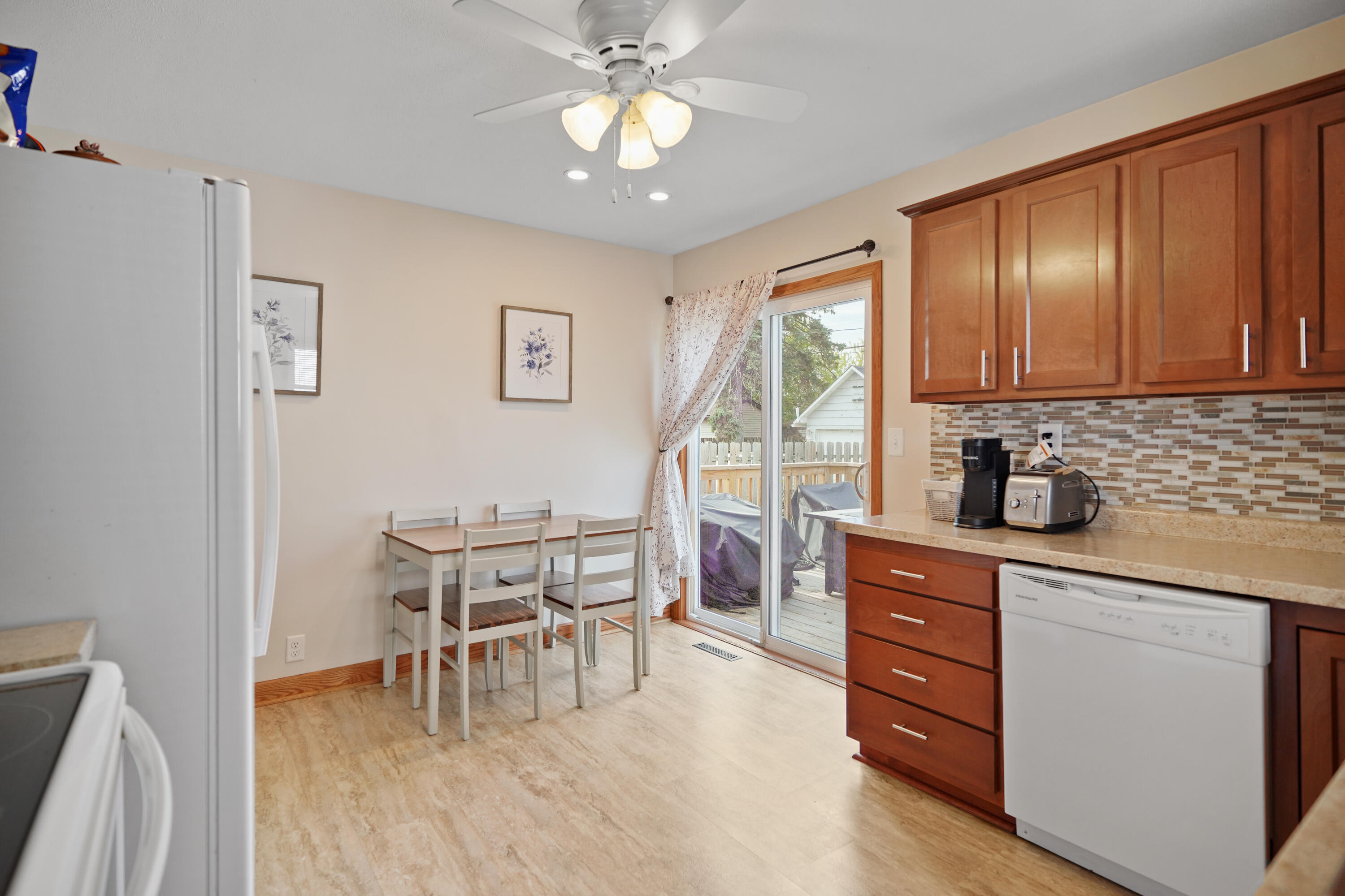 2704 Dwight Street Racine, WI 53403 - Photo 9 of 31 Kitchen
