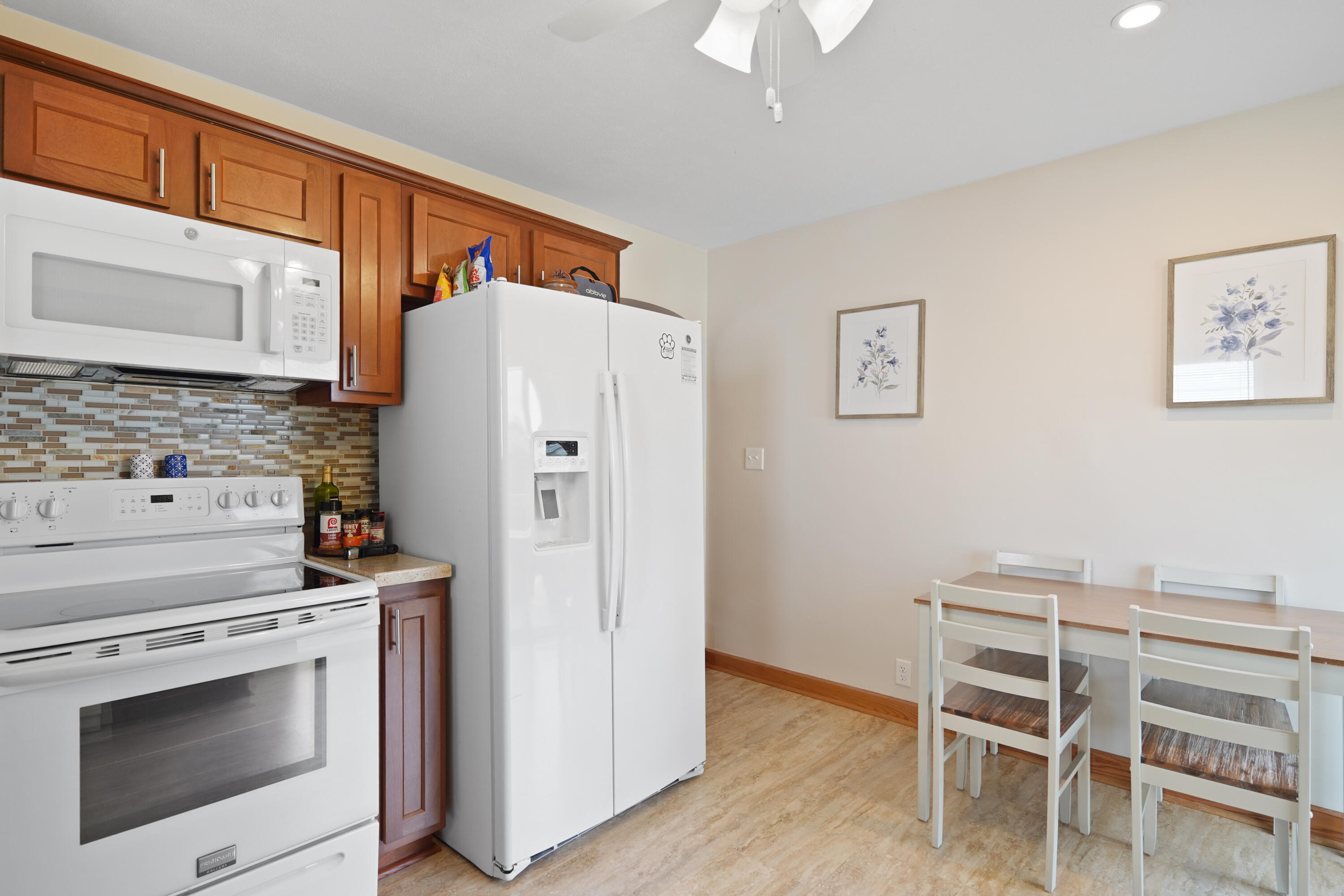 2704 Dwight Street Racine, WI 53403 - Photo 10 of 31 Kitchen