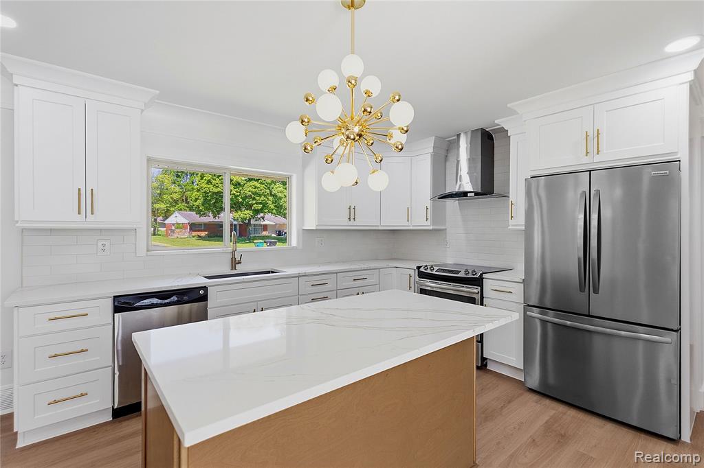 28264 Bayberry Road Farmington, MI 48331 - Photo 4 of 46