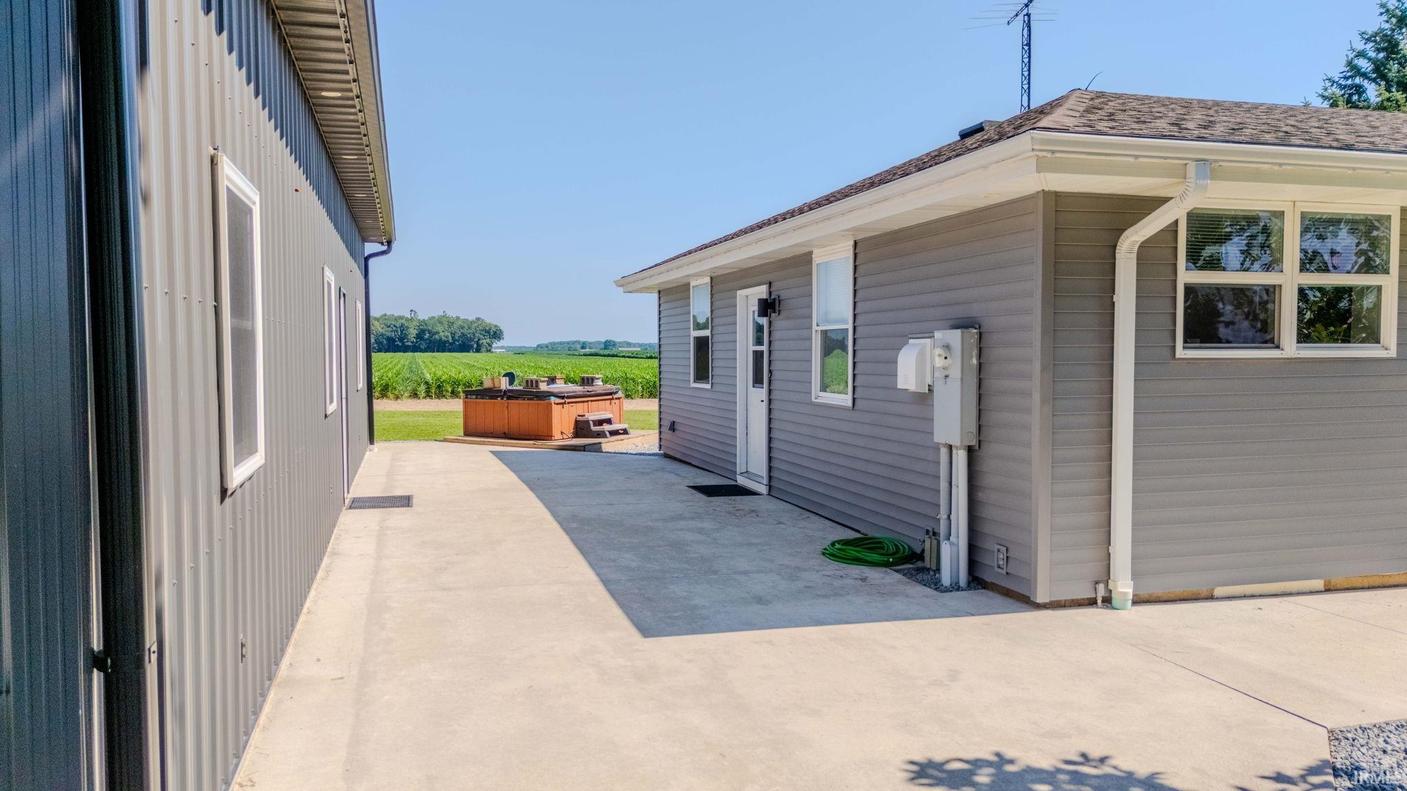 7038 Niccum Road Wabash, IN 46992 - Photo 5 of 40