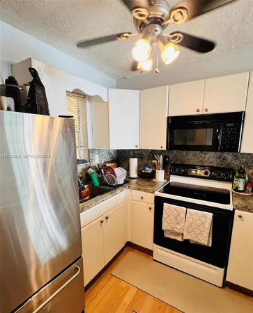 $1,800 | 600 Northeast 25th Street, Unit PHE 74, Miami, FL 33137
