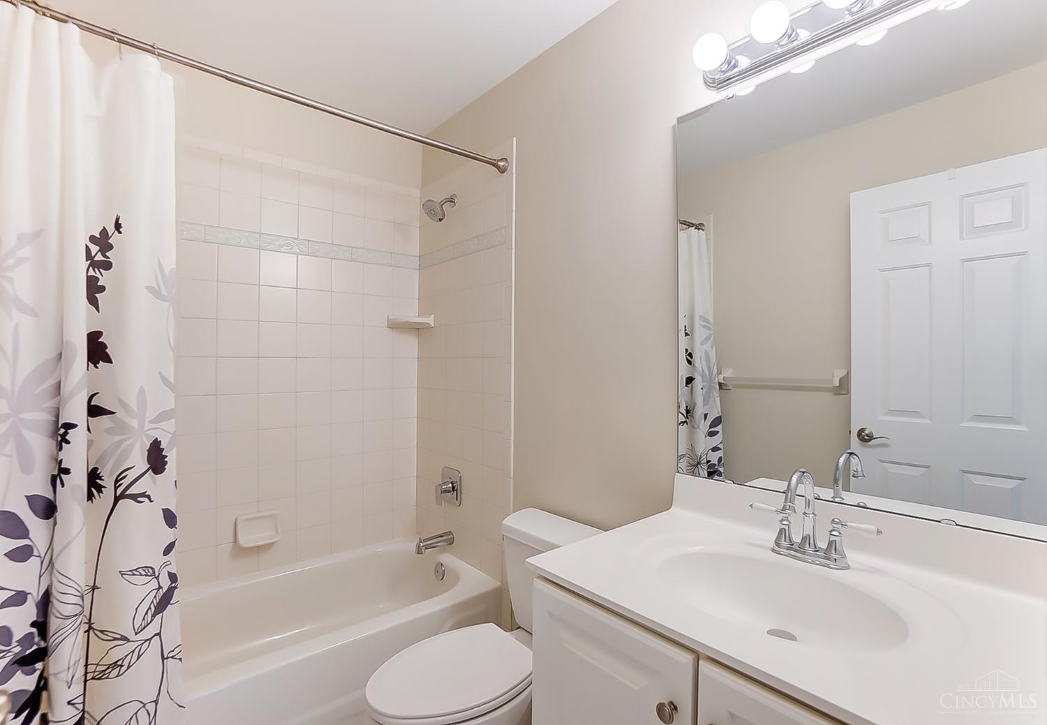 8676 Kenwood Road Cincinnati, OH 45242 - Photo 35 of 50