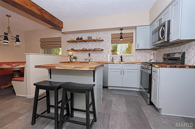 $329,900 | 2717 Jewel Drive, Cape Girardeau, MO 63703