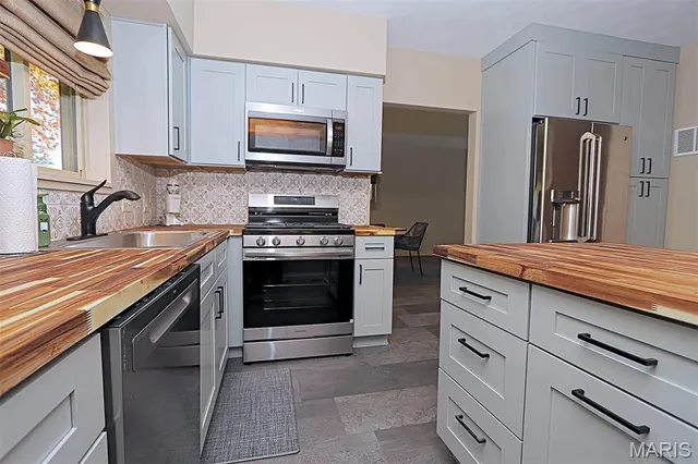 $329,900 | 2717 Jewel Drive, Cape Girardeau, MO 63703