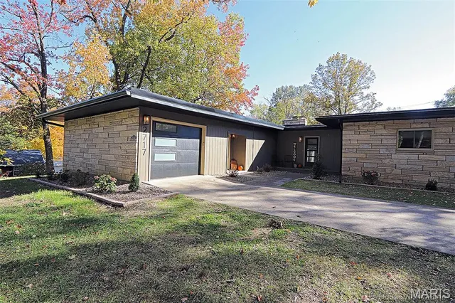 $329,900 | 2717 Jewel Drive, Cape Girardeau, MO 63703