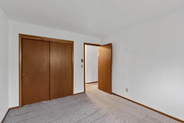 $1,300 | 516 Marshal Court, Unit B, West Bend, WI 53090