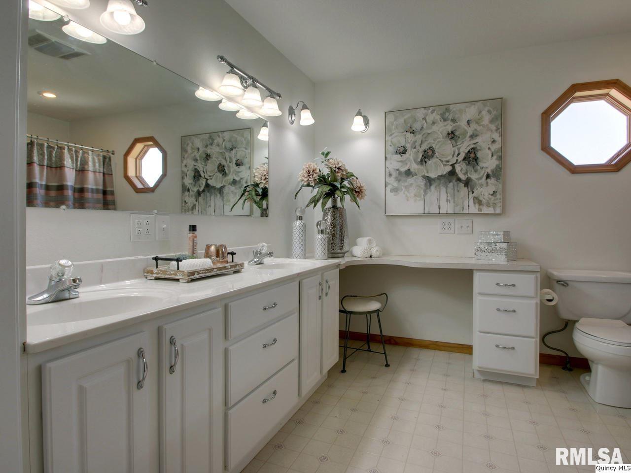 2056 East 2300th Street Camp Point, IL 62320 - Photo 18 of 34 Gallery Image 18