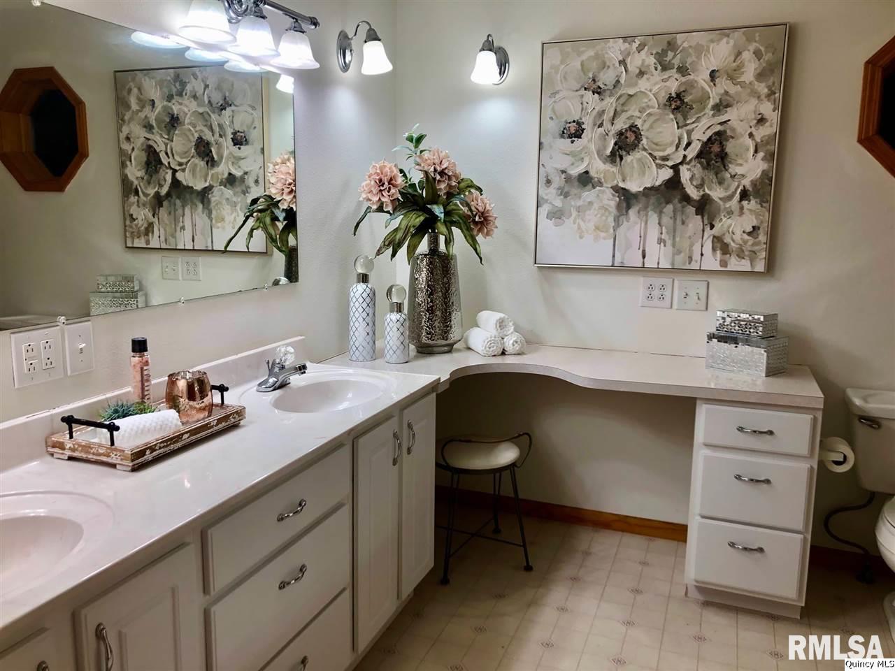 2056 East 2300th Street Camp Point, IL 62320 - Photo 19 of 34 Gallery Image 19