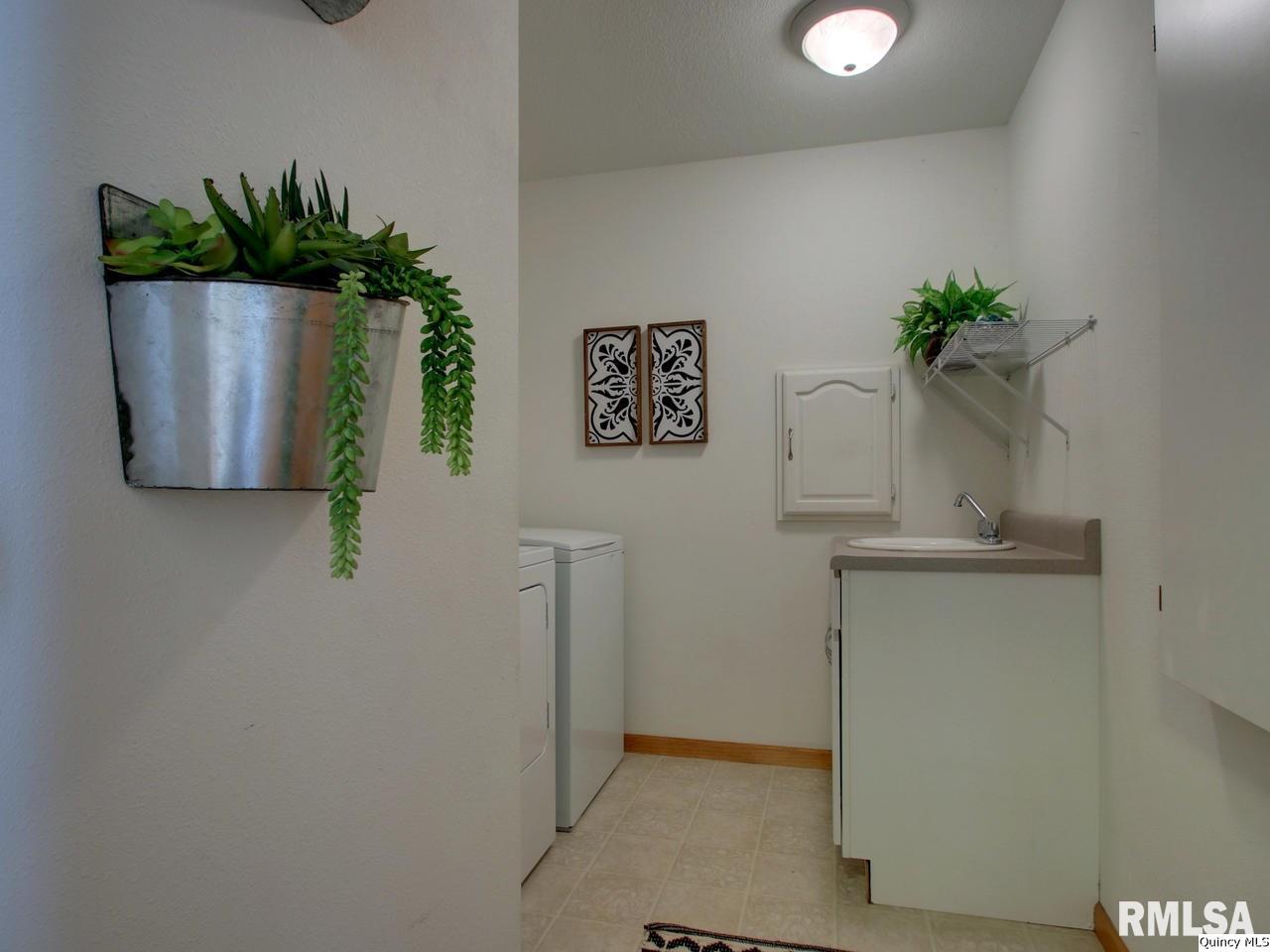 2056 East 2300th Street Camp Point, IL 62320 - Photo 20 of 34 Gallery Image 20