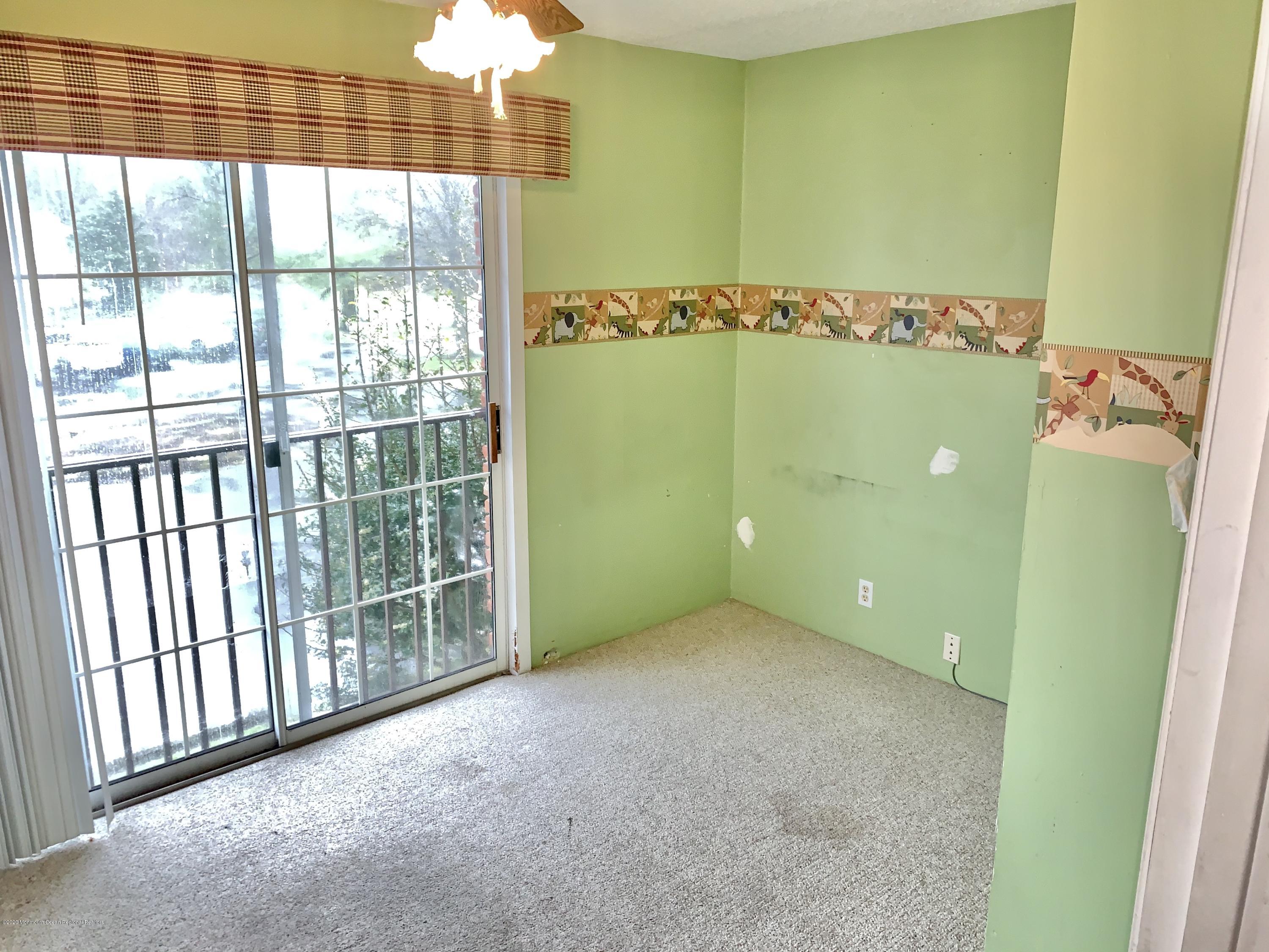 87 Frontier Way Tinton Falls, NJ 07753 - Photo 4 of 11 IMG_6361