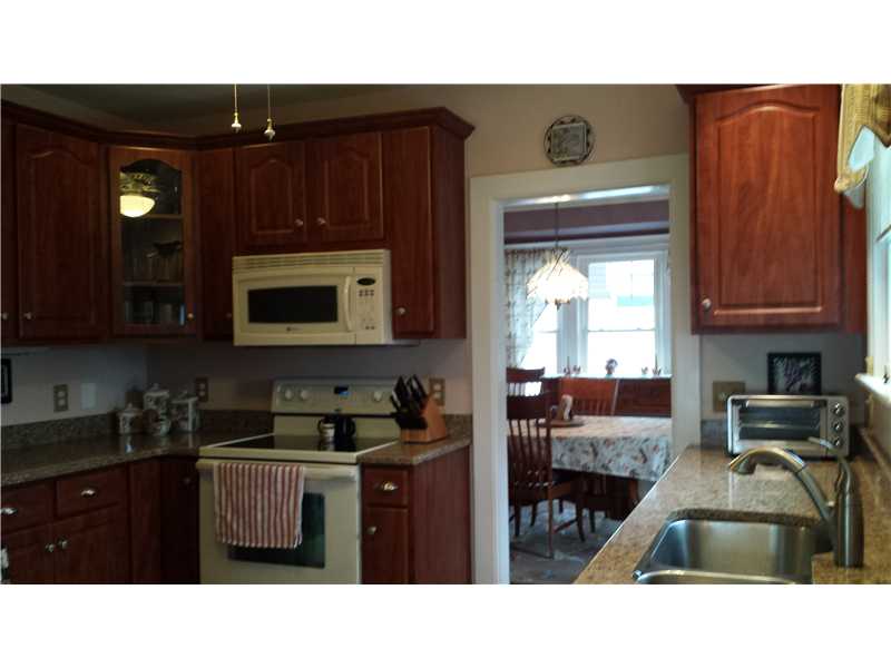 17 Chestnut Street Westerly, RI 02891 - Photo 8 of 25 Kitchen.