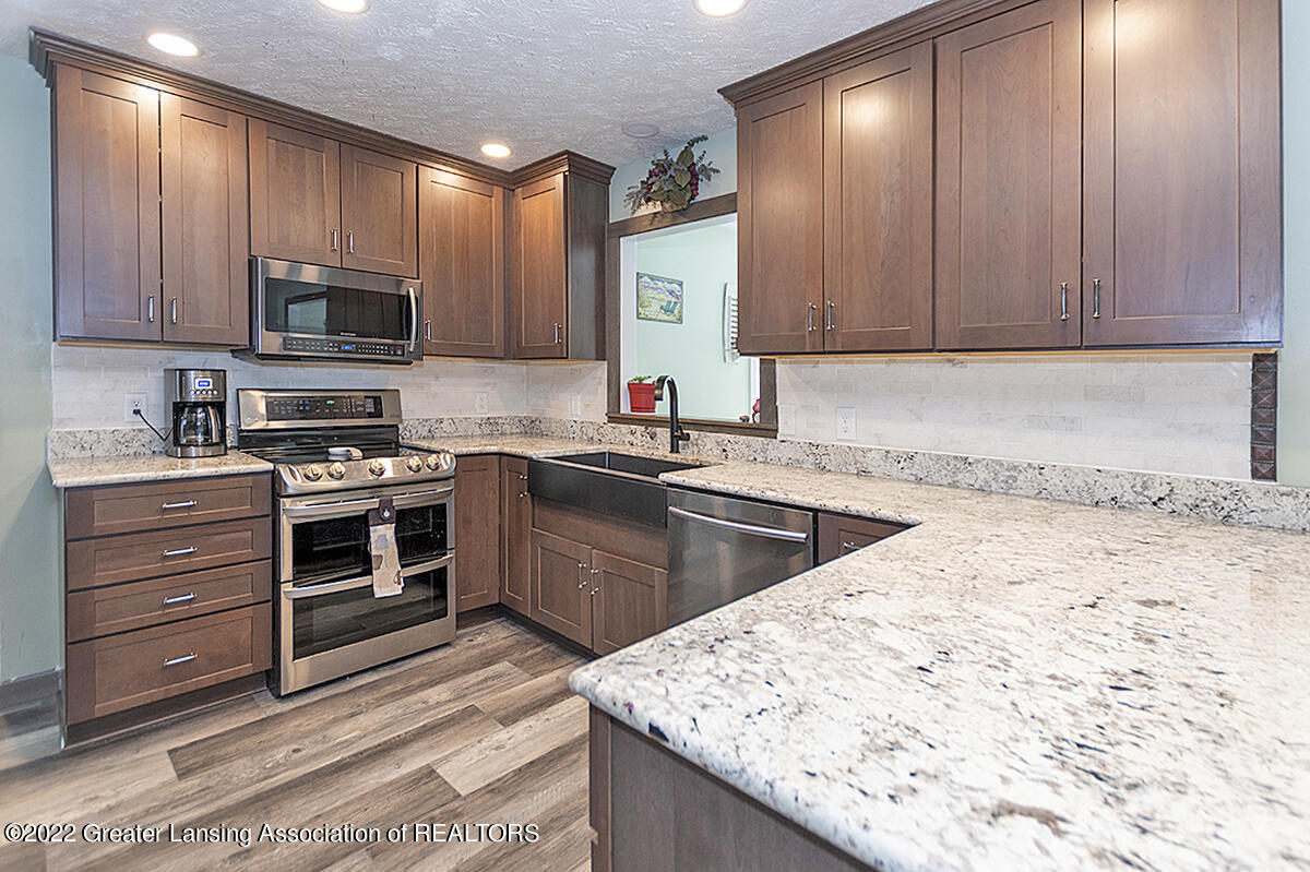 2100 South Eifert Road Mason, MI 48854 - Photo 3 of 39 New Updated Kitchen