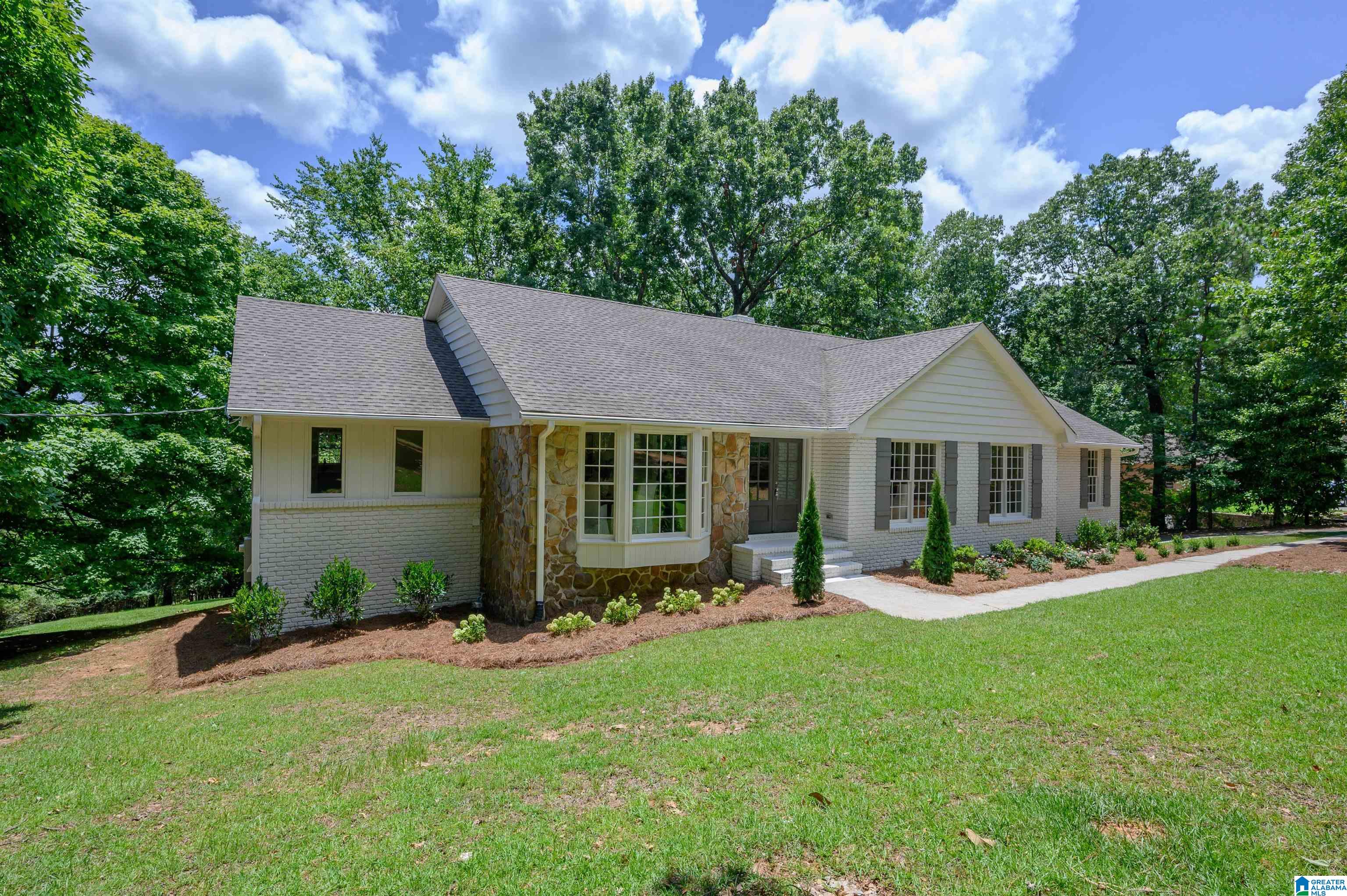 371 Highgate Hill Pelham, AL 35124 - Photo 2 of 48