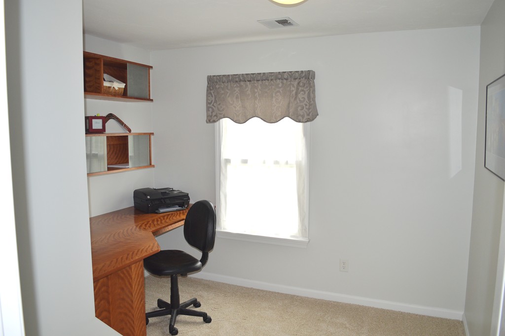 64 Hillcrest Road Northbridge, MA 01588 - Photo 15 of 17