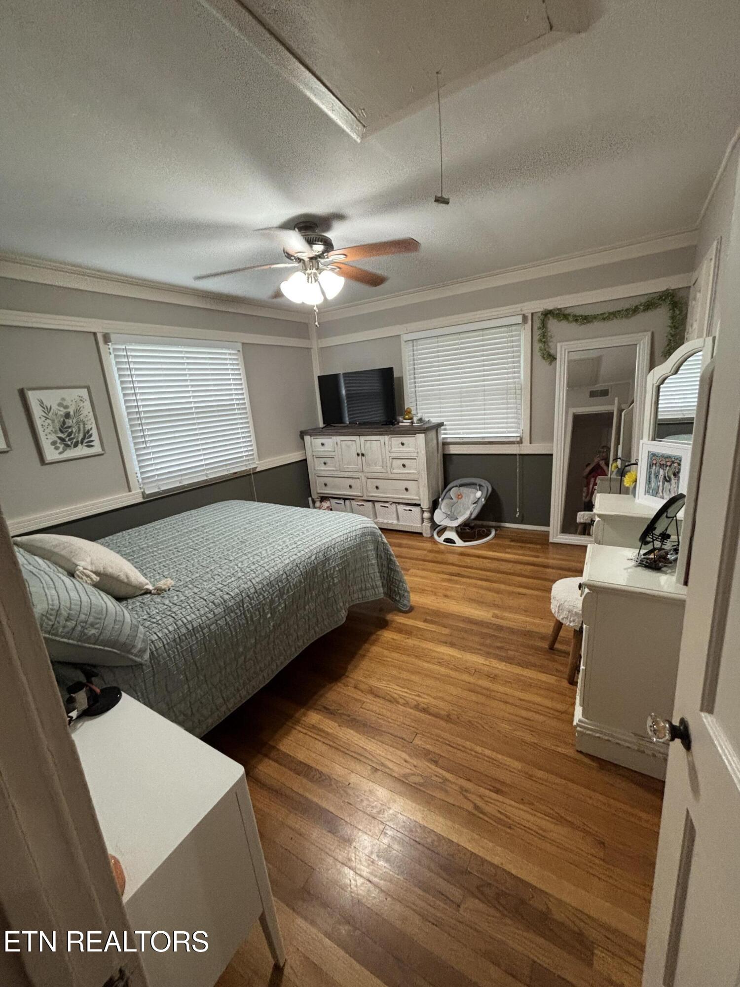 107 Porter Road Oak Ridge, TN 37830 - Photo 12 of 23 Main bedroom