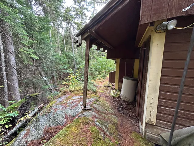 $184,500 | 4 Gilbert Circle, Oquossoc, ME 04964