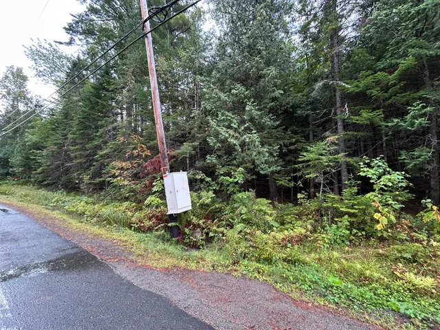 $184,500 | 4 Gilbert Circle, Oquossoc, ME 04964