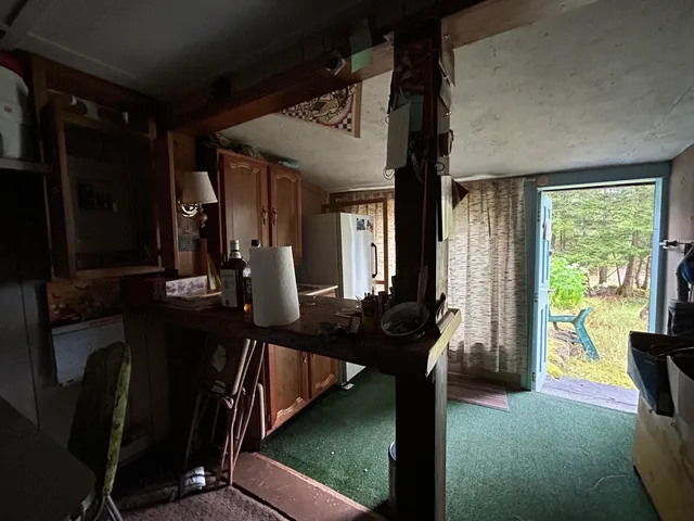 $184,500 | 4 Gilbert Circle, Oquossoc, ME 04964