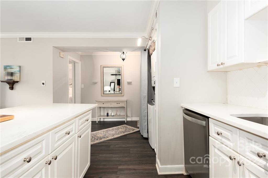 104 Colville Road Charlotte, NC 28207 - Photo 8 of 13 Gallery Image 8