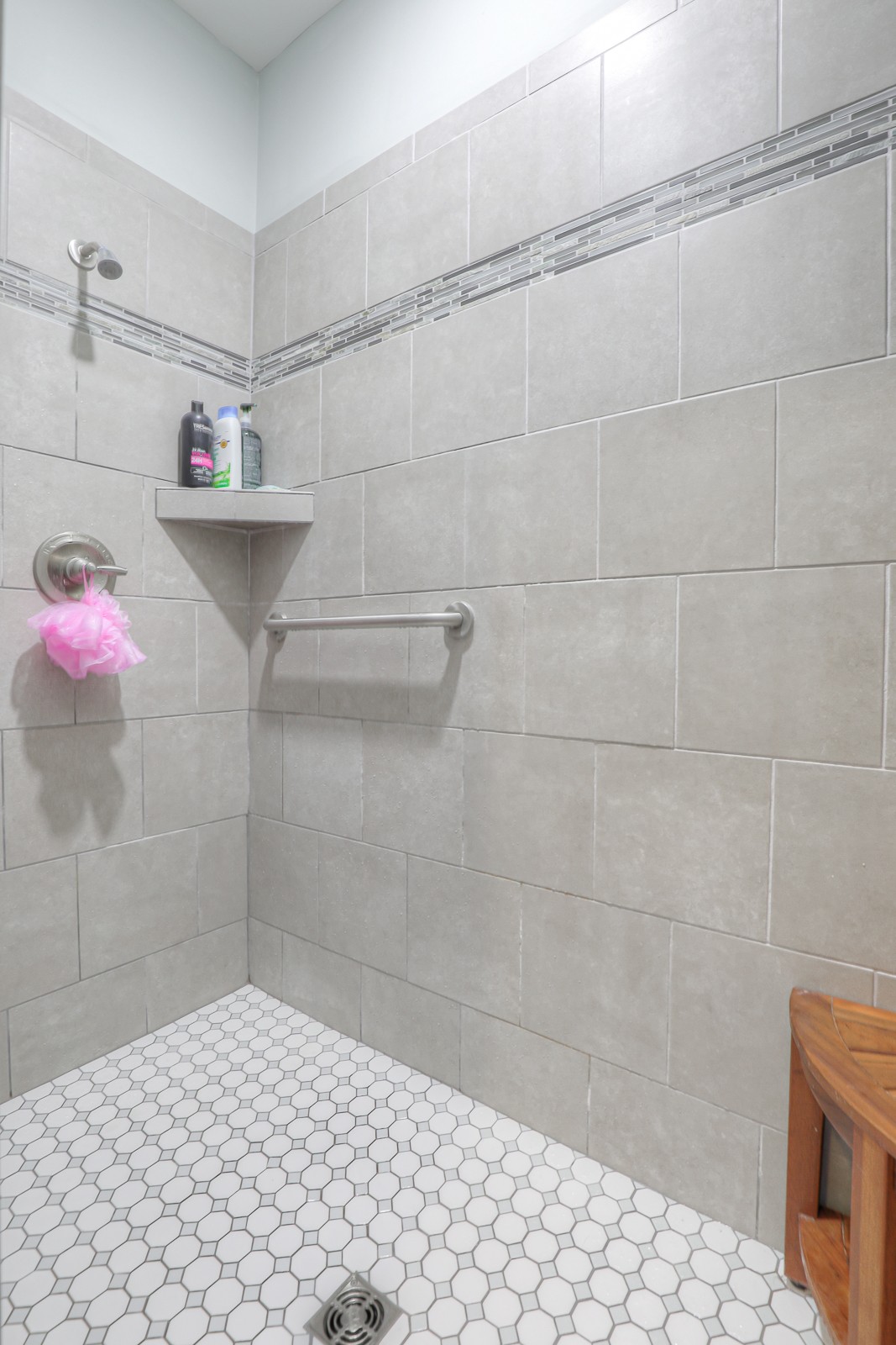 1421 Pea Ridge Road Manchester, TN 37355 - Photo 19 of 62 a bathroom with a shower