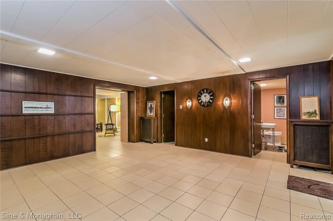 76 Lothrop Road Grosse Pointe, MI 48236 - Photo 55 of 70 036-Bonus_Room-5209771-medium.jpg