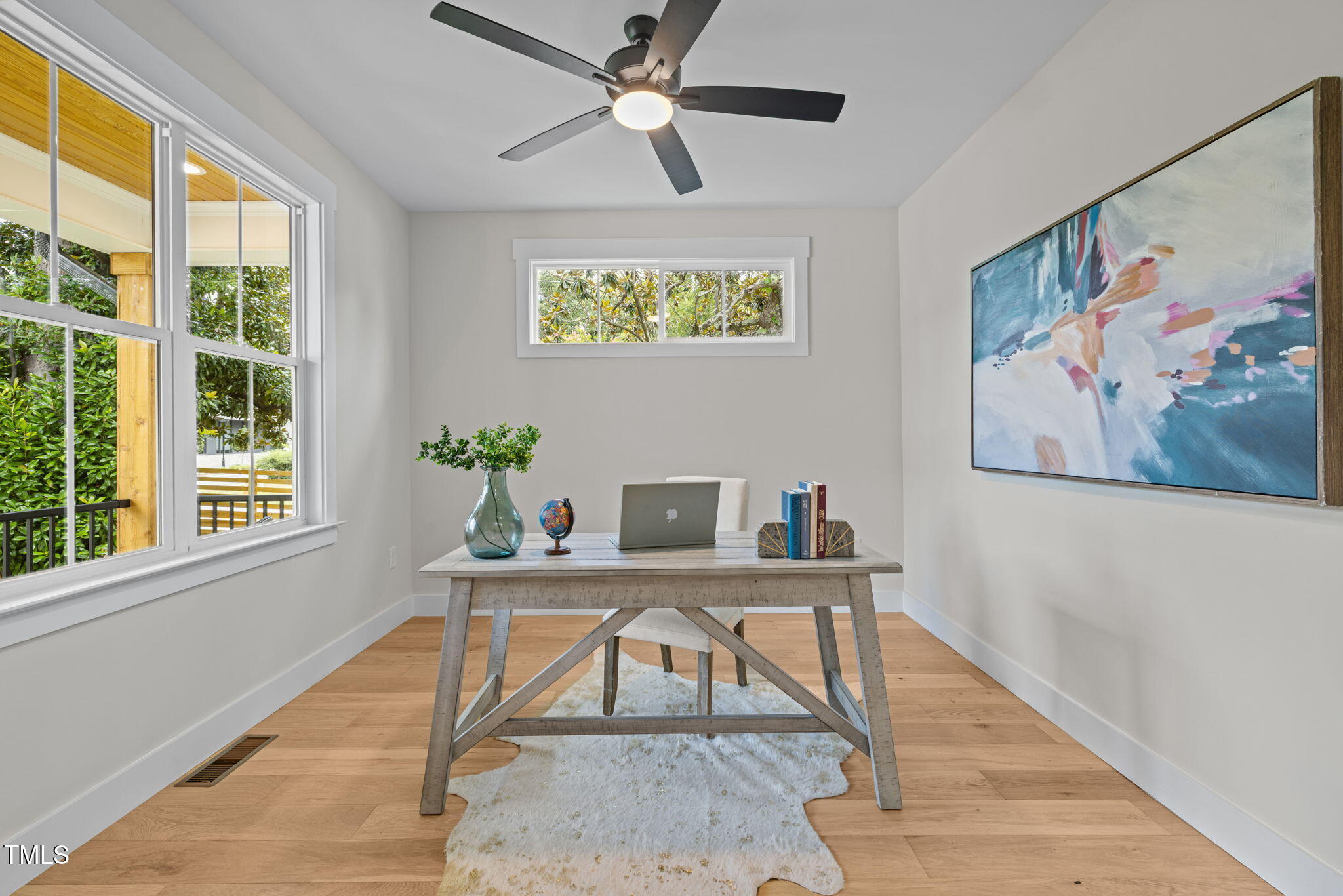 121 West Braxton Foushee Street Carrboro, NC 27510 - Photo 16 of 50 a workspace with furniture and window
