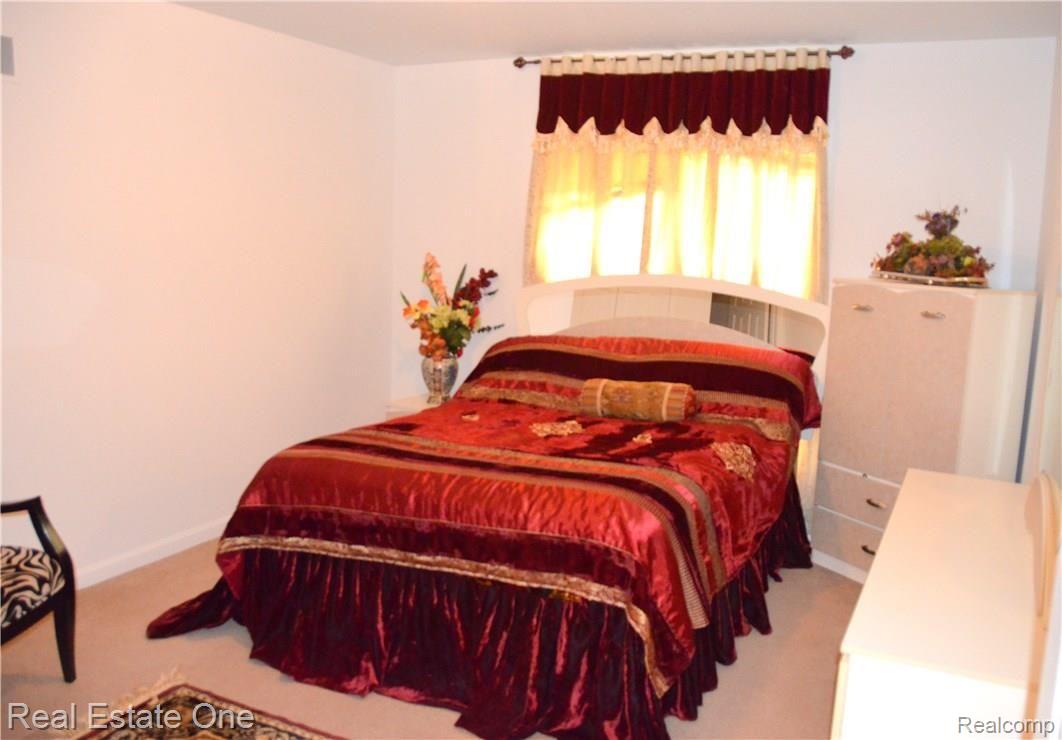 3248 Hedgewood Lane Rochester, MI 48309 - Photo 20 of 29 20.JPG