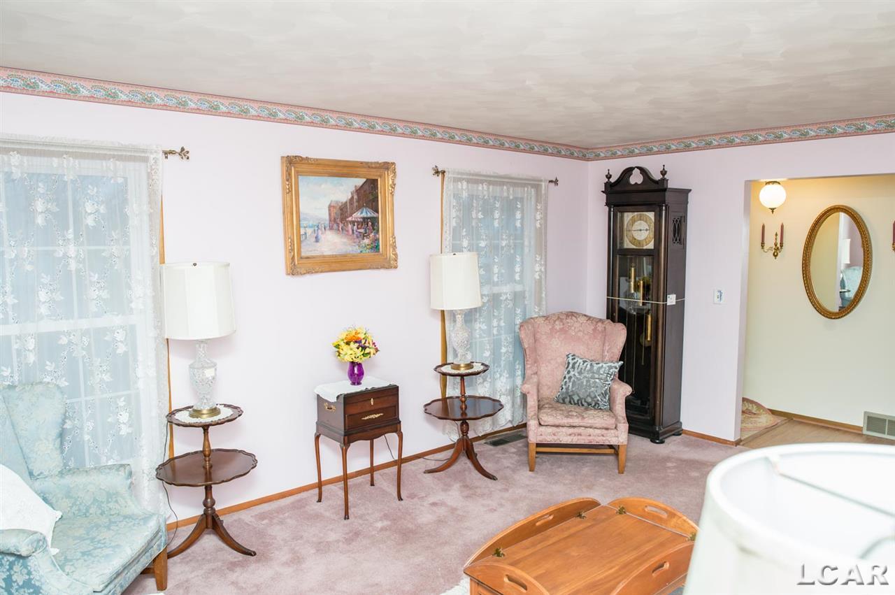 1205 Auborne Road Adrian, MI 49221 - Photo 7 of 36 31308536-6.JPG
