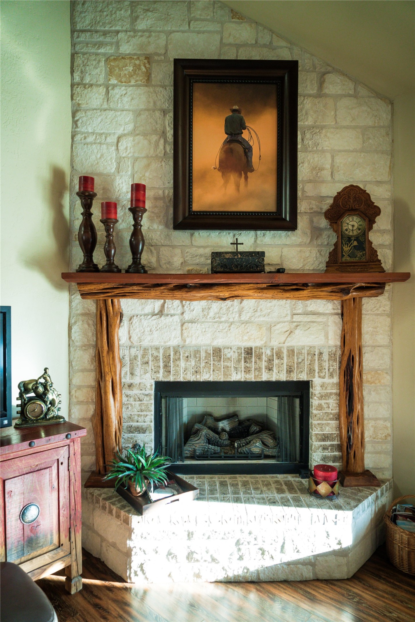298 Cr 346 Road Milano, TX 76556 - Photo 13 of 26 a living room with a fireplace and a fireplace