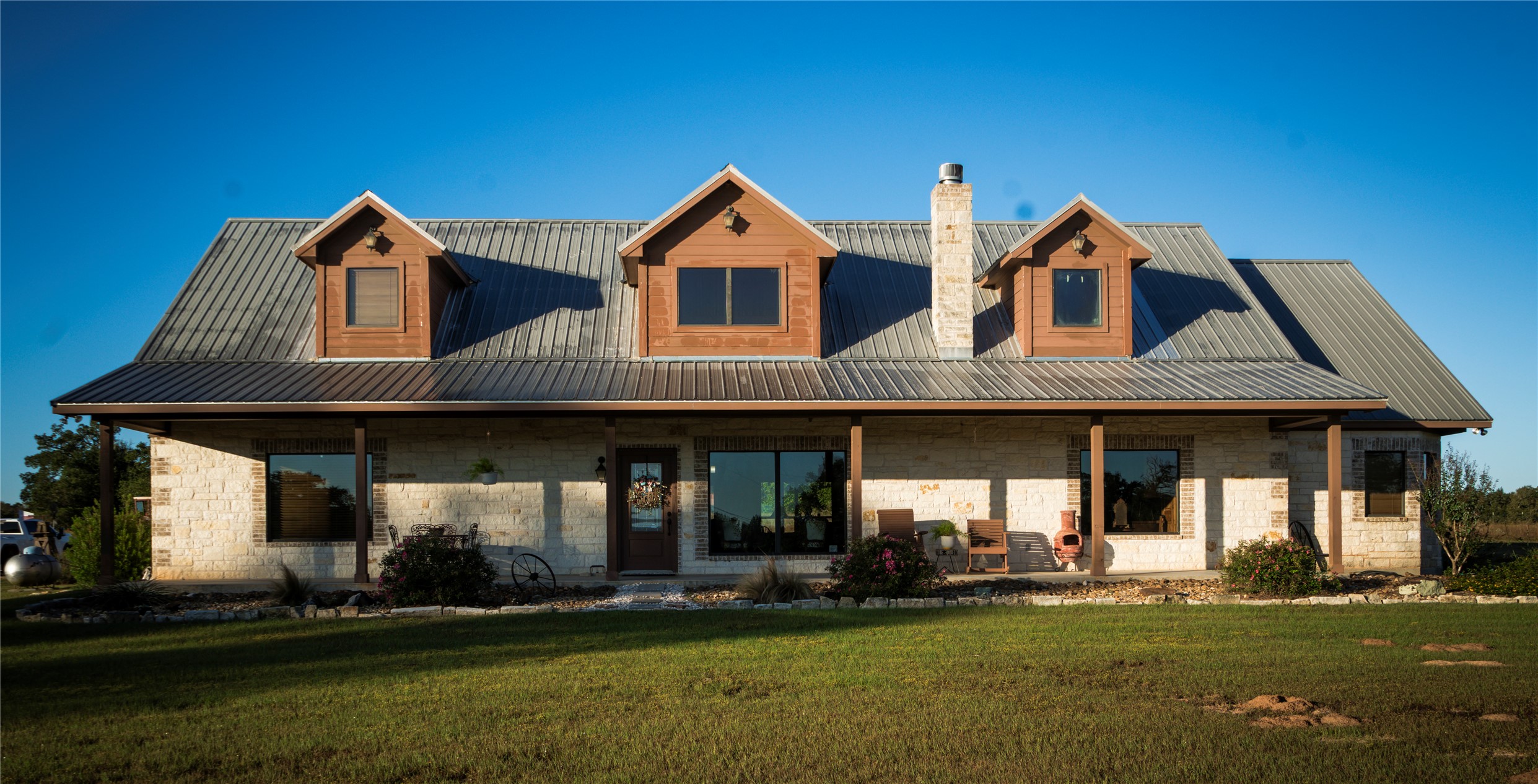 298 Cr 346 Road Milano, TX 76556 - Photo 2 of 26 a front view of a house with a yard