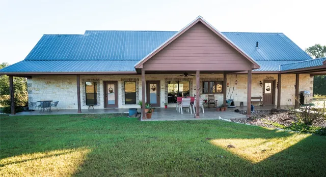 $895,000 | 298 Cr 346 Road, Milano, TX 76556