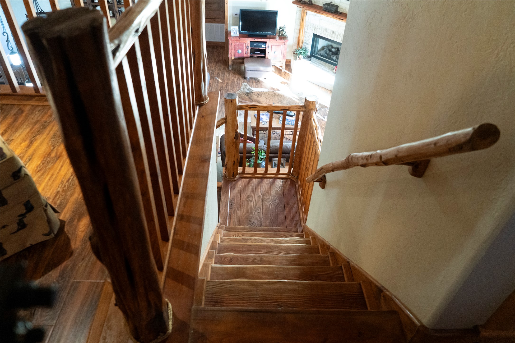 298 Cr 346 Road Milano, TX 76556 - Photo 8 of 26 a view of entryway and hall with wooden floor