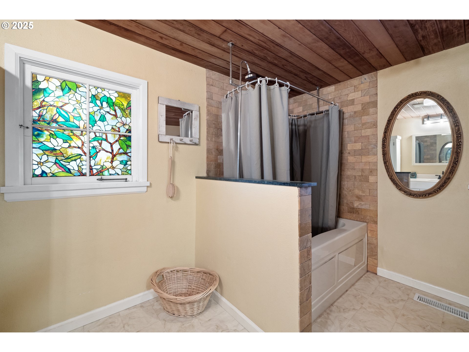 22345 South Poplar Road Estacada, OR 97023 - Photo 30 of 48 Bathroom