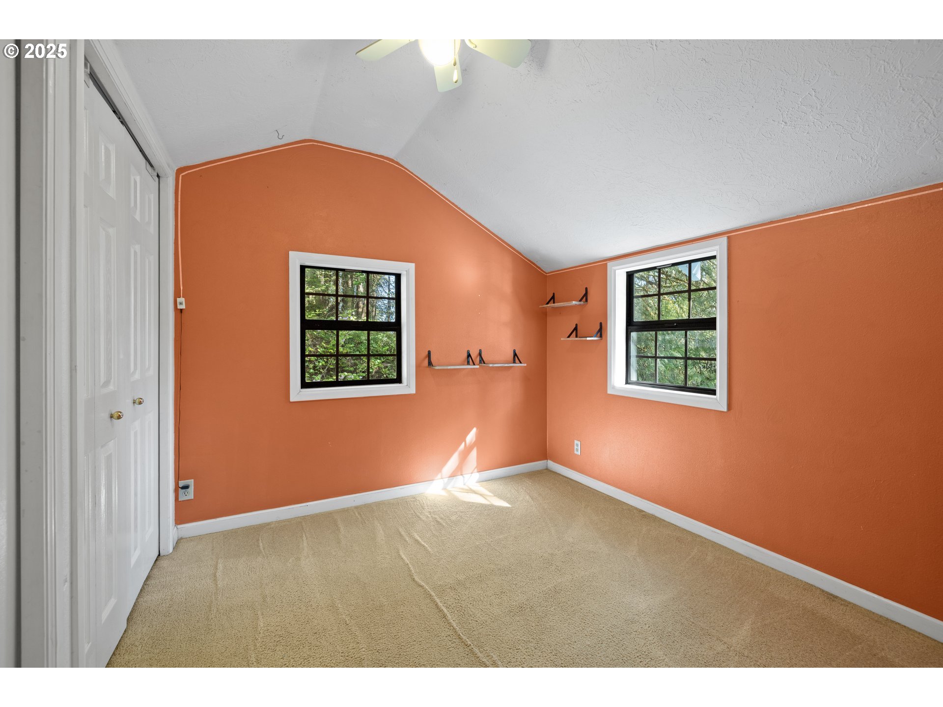 22345 South Poplar Road Estacada, OR 97023 - Photo 34 of 48 Bedroom