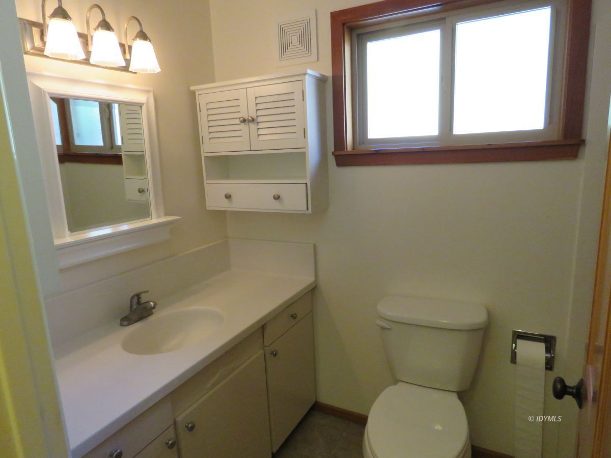 25105 Rim Rock Road Idyllwild, CA 92549 - Photo 8 of 14 Full bath