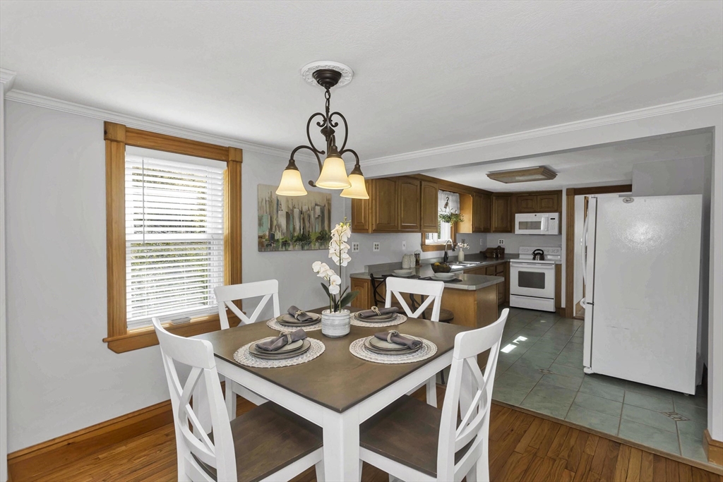 289 Holyoke Road Westfield, MA 01085 - Photo 7 of 23